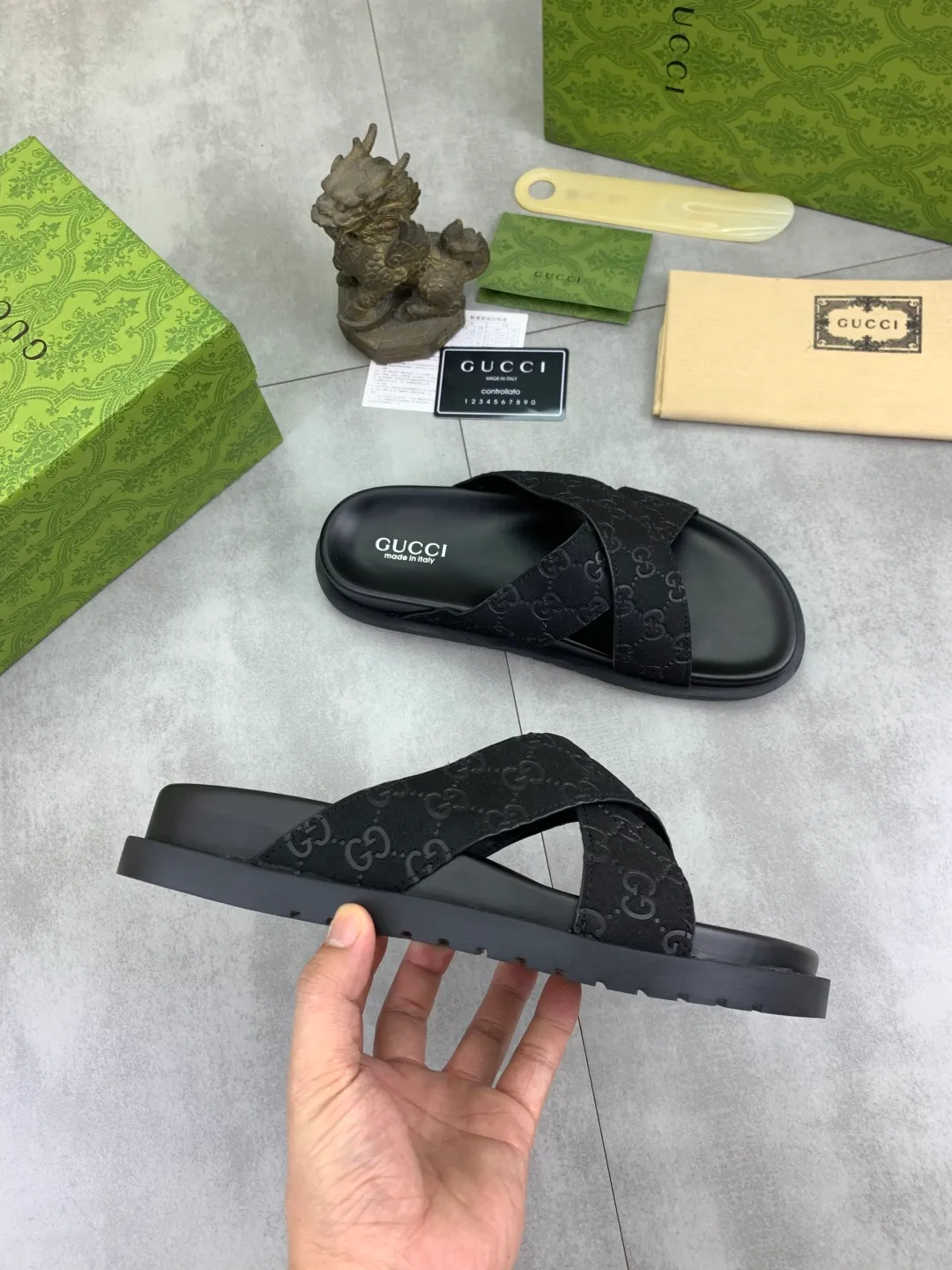 Men's Men's Shoes💰P320💰[New Style]🎁🎁🎁 High-quality GUCCI new casual slippers for the Year of the Snake, original official website, perfect workmanship, transmitting a kind of noble luxury, sublimating its definition of luxury in Gucci's high-end extraordinary craftsmanship. Original Gucci double G combination outsole, code number: 38-44 (45 customized)